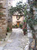 An entry lane at Montefioralle